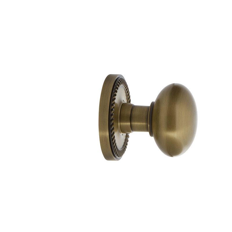 Grandeur Newport Rosette Privacy with Fifth Avenue Door Knob, Vintage Brass, 2 3/8"