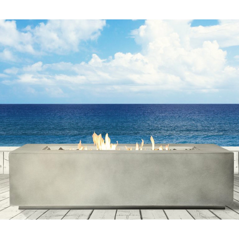 Foyer de table d'extérieur au propane en béton - Style épuré, extérieur en blanc crémeux, surface