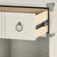 Table de chevet compacte grise avec tiroir, tablette et option de charge