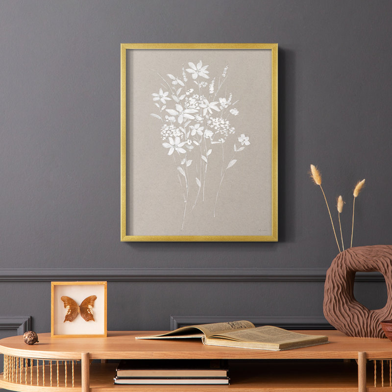Delicate Botanicals II, reproduction encadrée - bois massif, Or, H 10 po x l 8 po