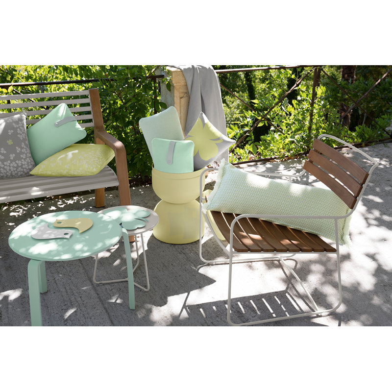 Cocotte Outdoor Round Side Table, 14" H x 13.5" L x 13.5" W, Clay Gray