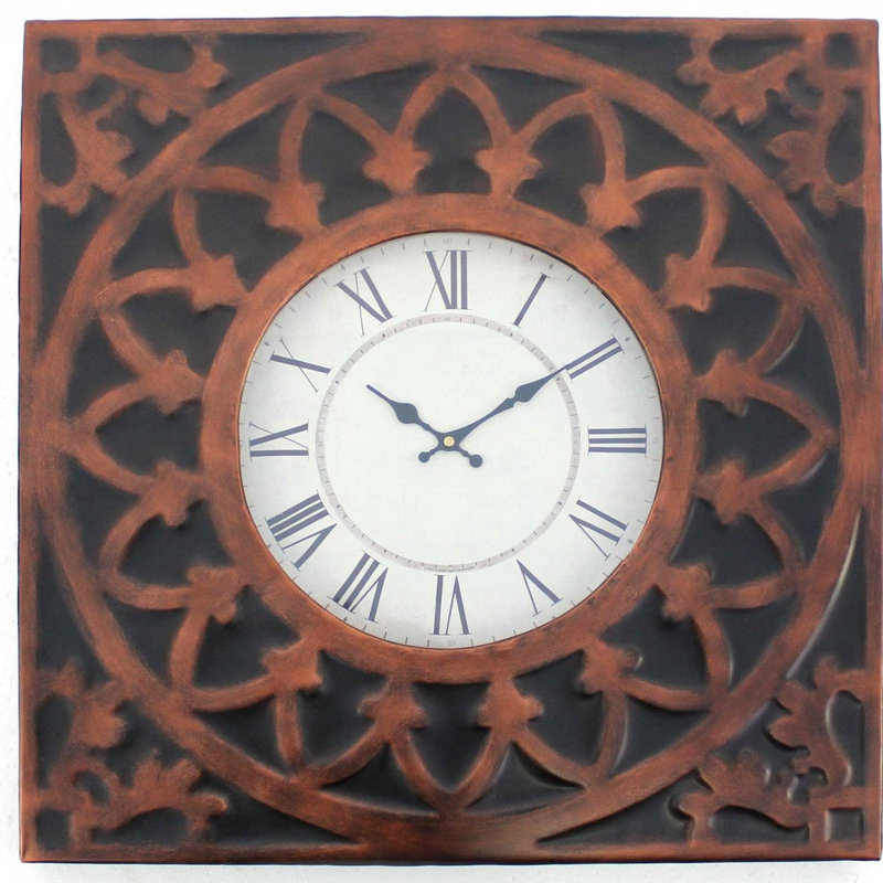 Horloge murale en métal avec chiffres romains Stoker
