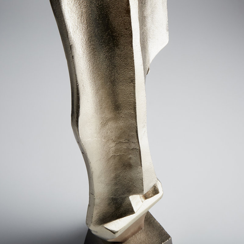 Metis Hand Finishing Aluminum Abstract and Sport Bust Decorative Object