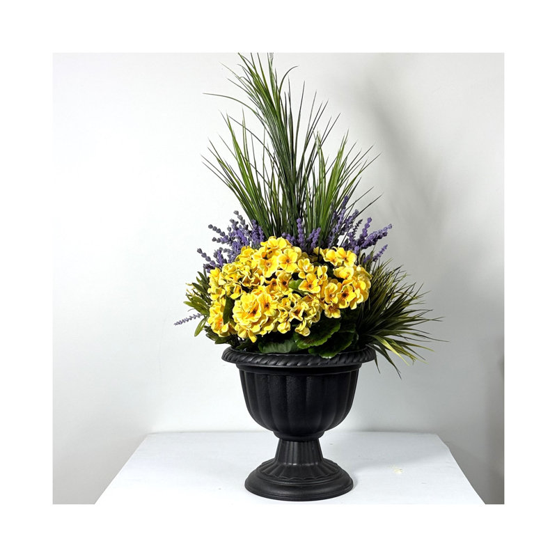 Centre de table mixte dans un vase
