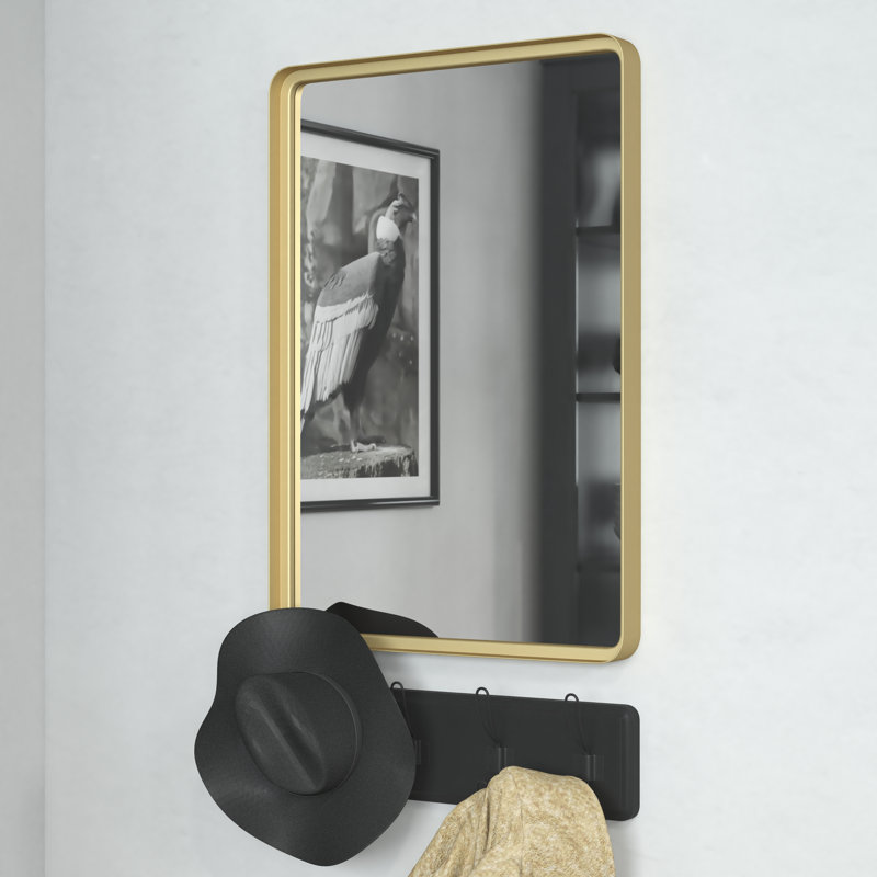 Miroir mural incassable avec cadre en métal Jonis, Or, 30 po x 20 po