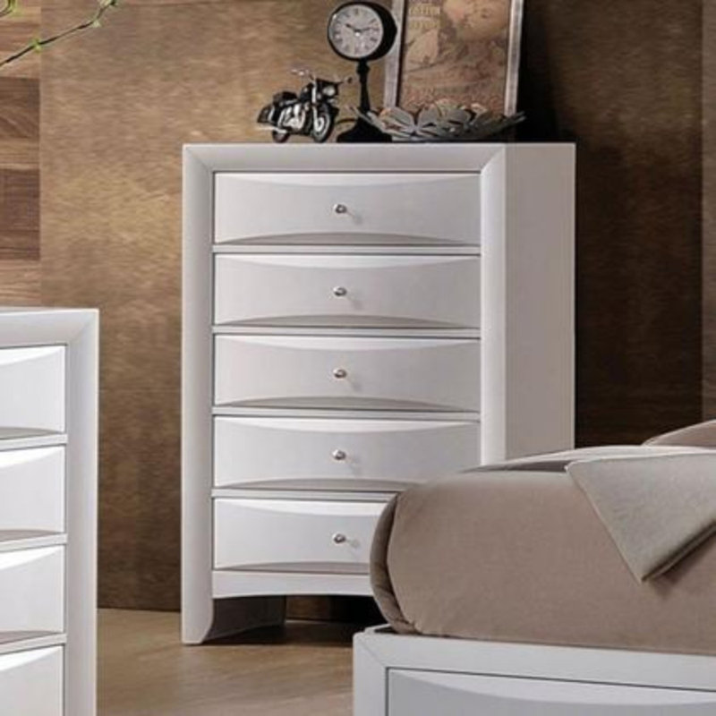 Commode 5 tiroirs en bois spacieux Stgeorge, Blanc