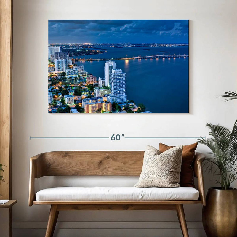 Nicci Miami Beach la nuit, H 32 po x l 48 po