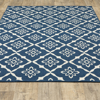 Deltana Floral Indoor / Outdoor Rug