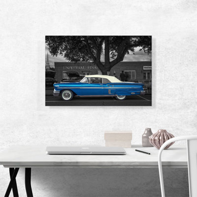 «Blue Vintage Car», reproduction de photo sur toile tendue