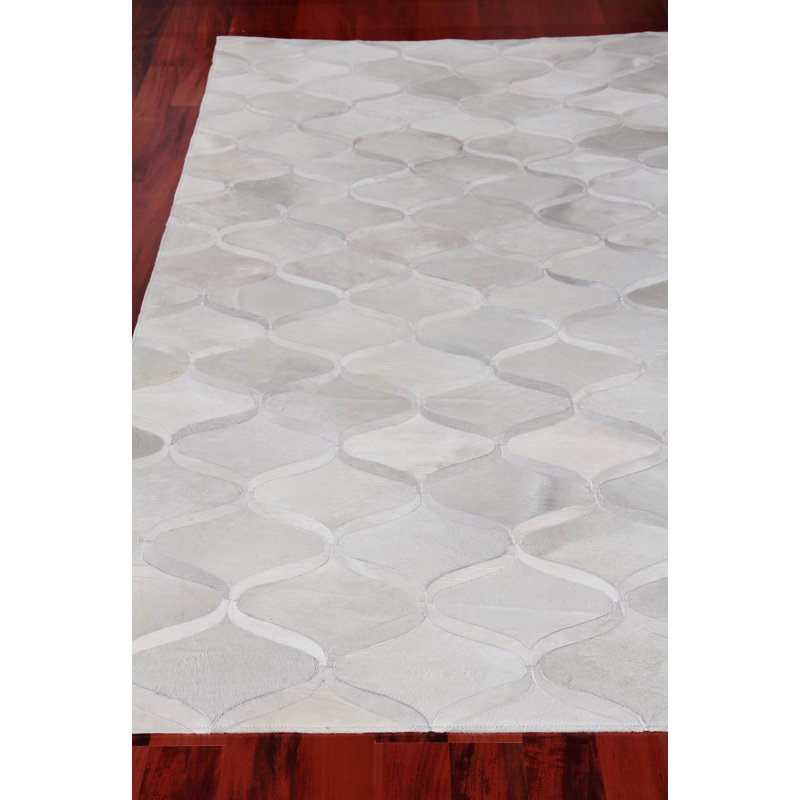 Natural Hide Cowhide Geometric Area Rug in Ivory, Rectangle 9'6" x 13'6"