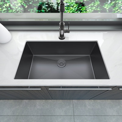 Évier de cuisine à simple cuve encastrable 32 po x 19 po avec finition noire en acier inoxydable 304 de calibre 18 Sinber