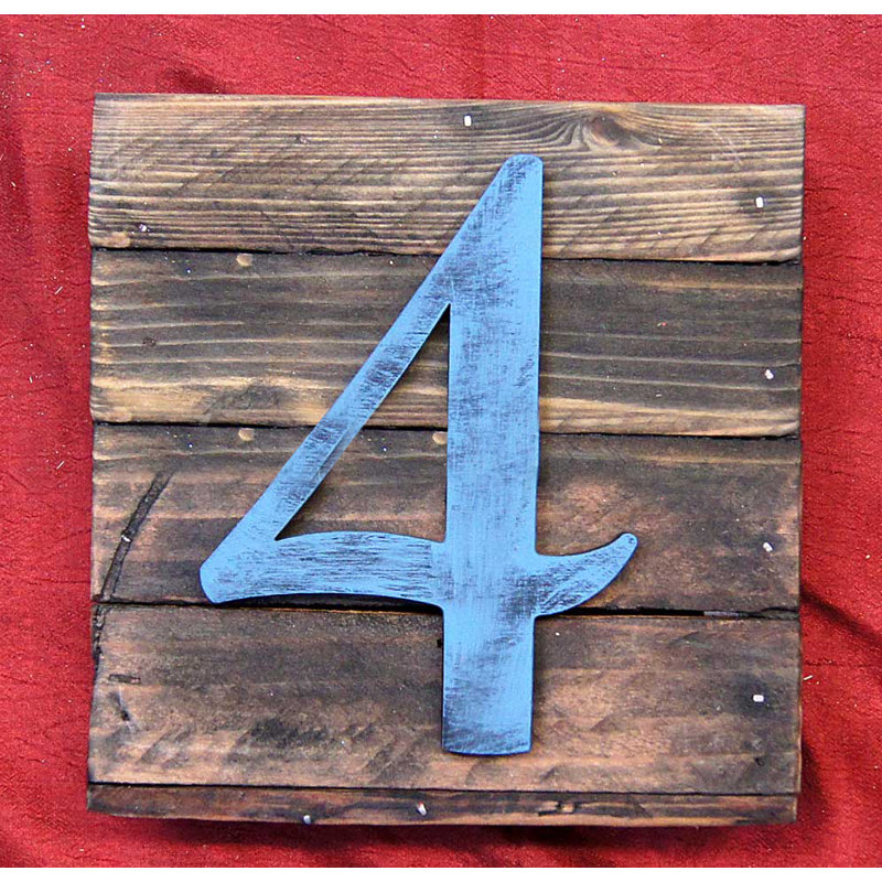 Numéro monté sur une planche murale en bois rustique, H 24 po x l 24 po x P 1,75 po, 4
