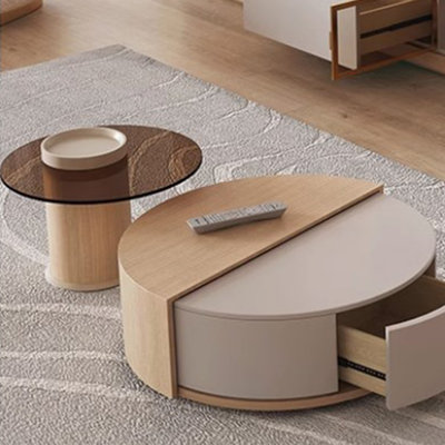 La conception de style crème permet de faire pivoter la table basse