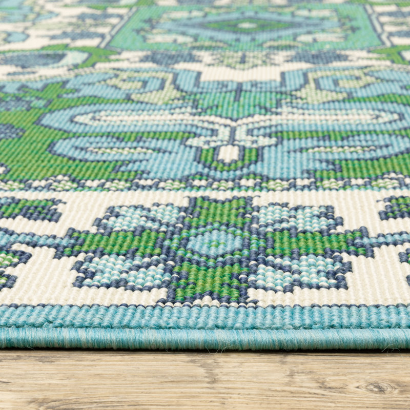 Aganlane Oriental Medallion Blue/ Green Indoor/Outdoor Area Rug, Rectangle 7'10" x 10'10"