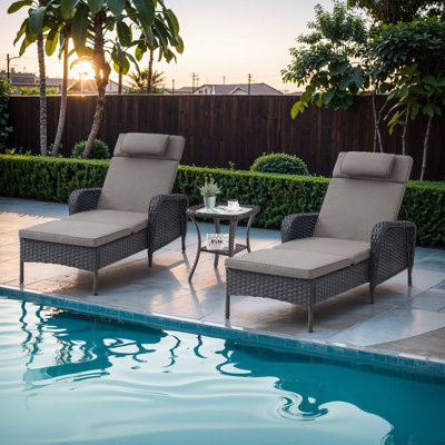 Chaise longue d'extérieur inclinable avec coussins Dahlyla