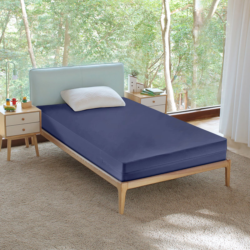 Premium Quality Waterproof Mattress Protector with Zipper, Comfortable, Machine Washable