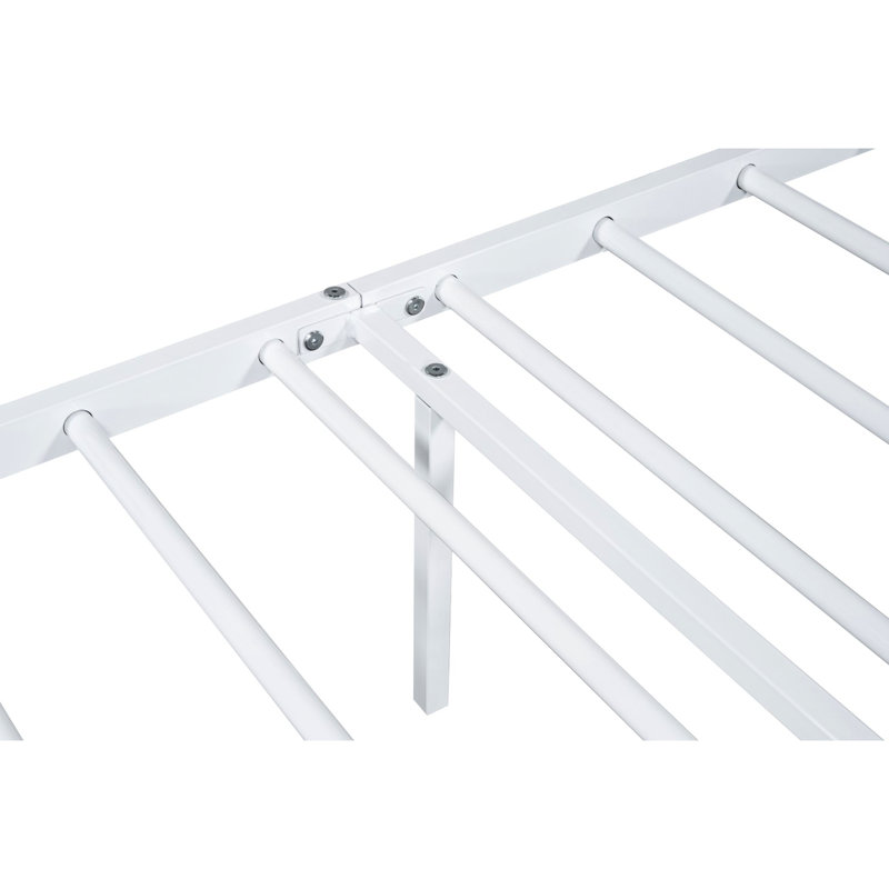 Lit contemporain contemporain en métal, de couleur blanche, prêt à accueillir un matelas