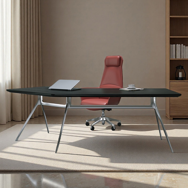 Holquin, Red