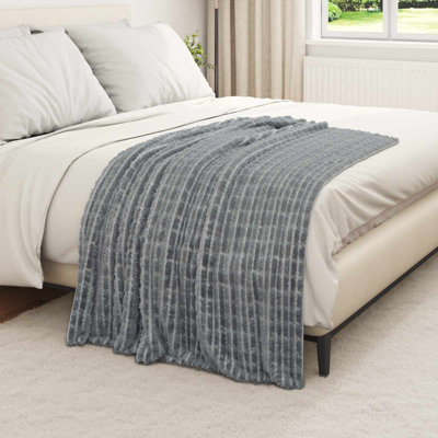 5.2-31 Throw Blanket