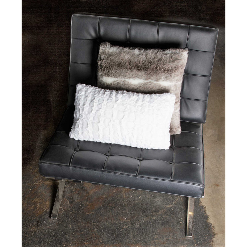  Coussin en fausse fourrure, 2