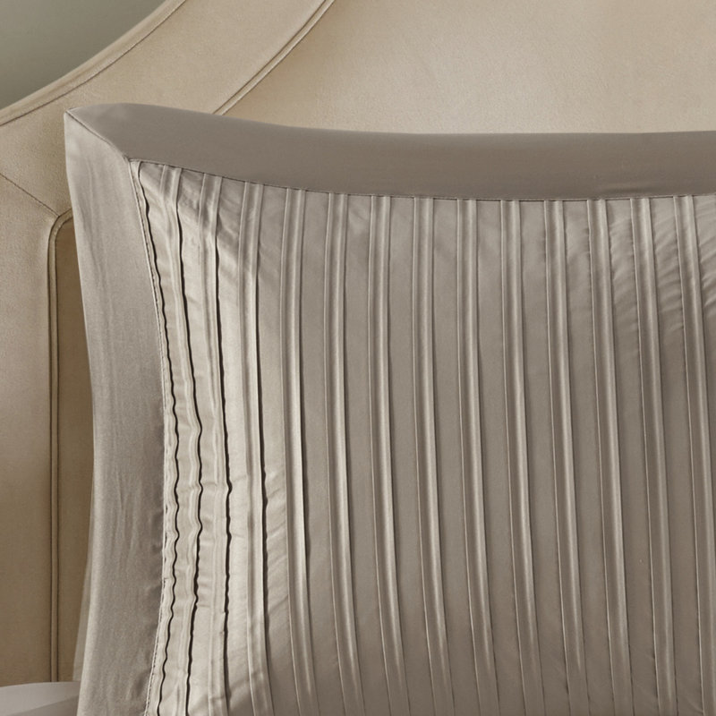 Ensemble d'édredon 7 pièces Charmeuse en polyester taupe, Édredon de grande taille et 6 pièces supplément
