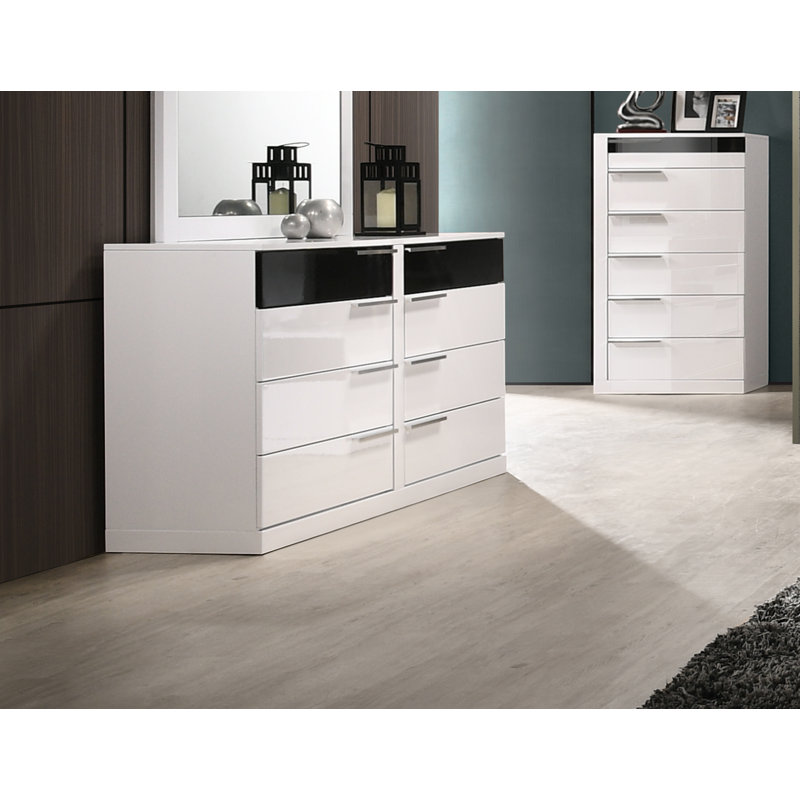 Cuyuna 57.5'' W 8 - Drawer Dresser