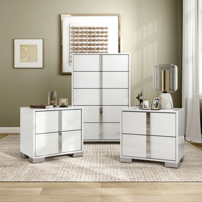 Duckworth 3-Piece Nightstands And Chest Set