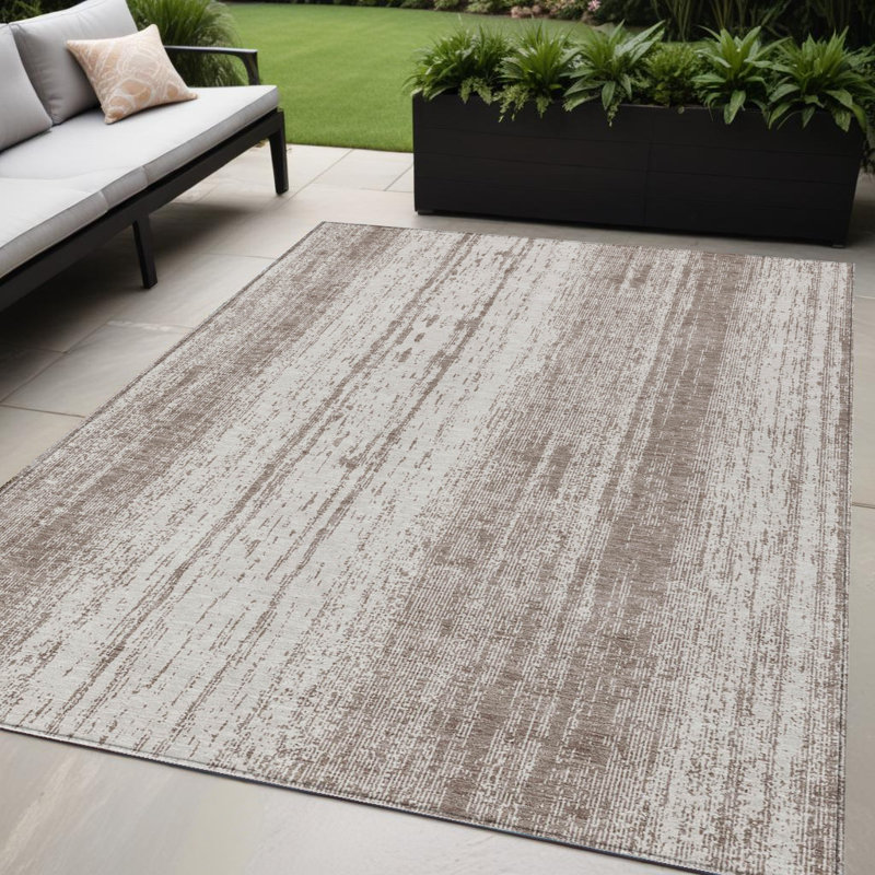 Tapis extérieur lavable rayé taupe et ivoire 5 pi x 8 pi