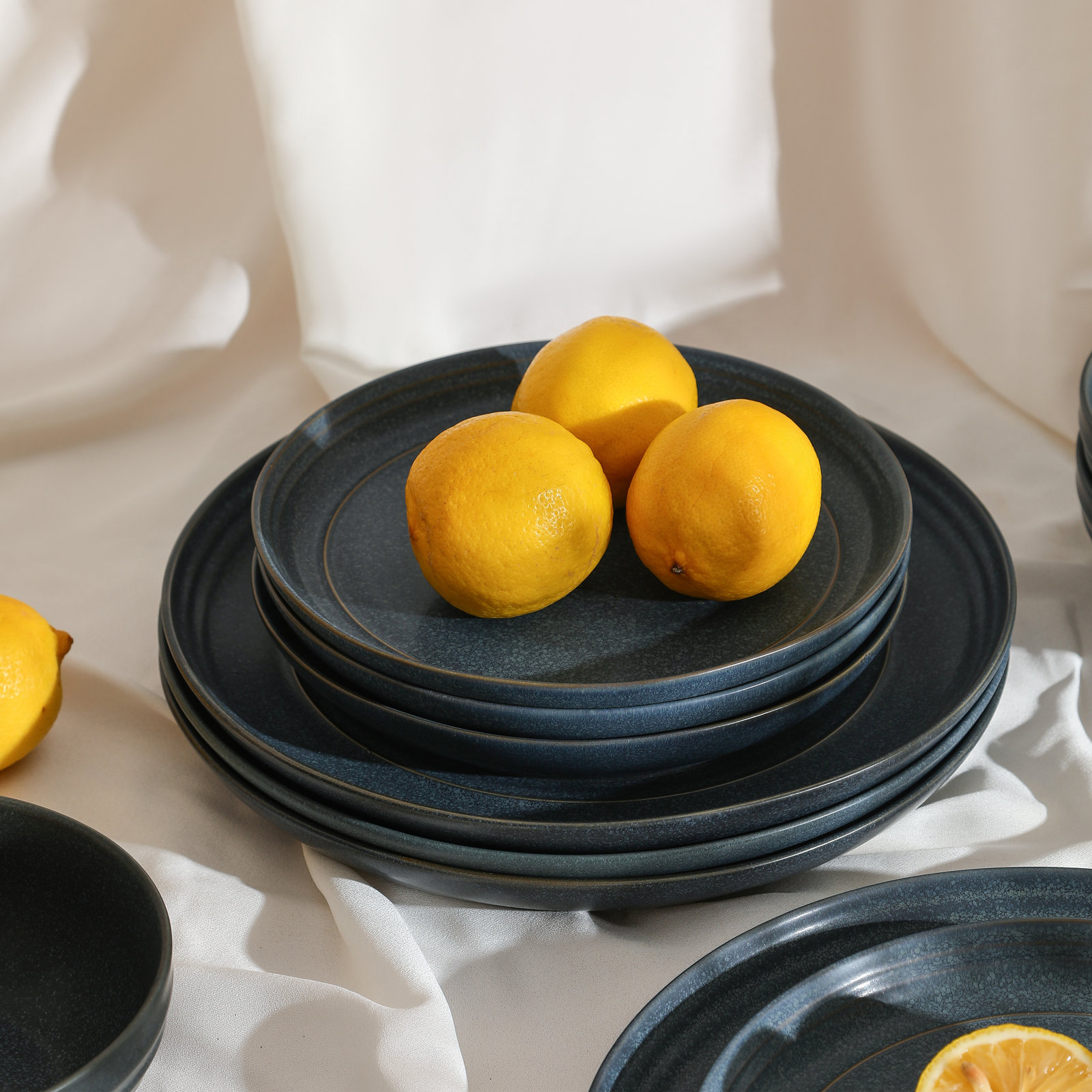 Elio 11" Dinner Plate, Blue
