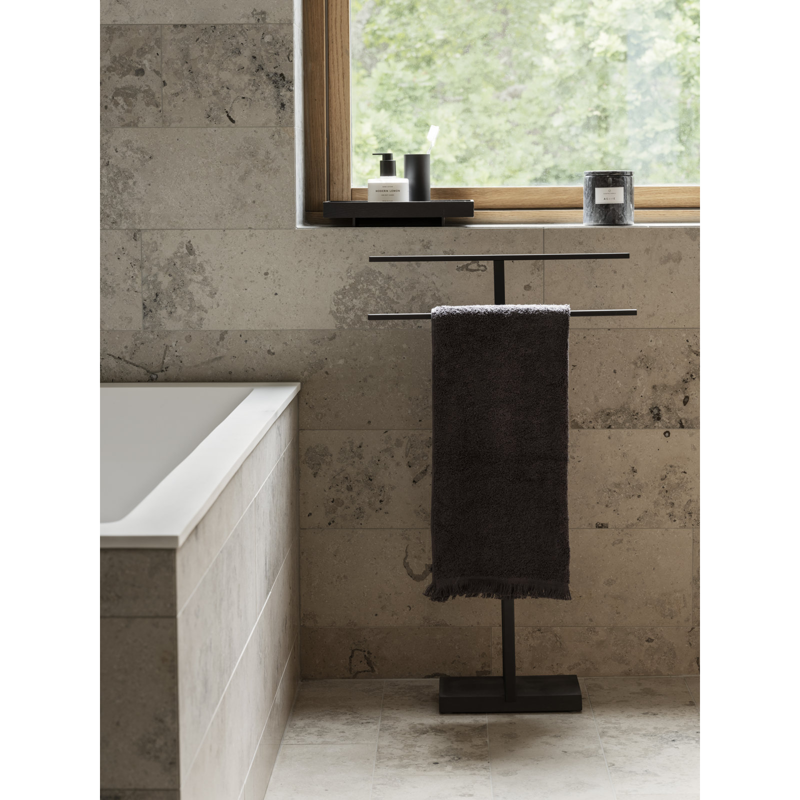 MODO Bathroom Tumbler / Toothbrush Holder, Black