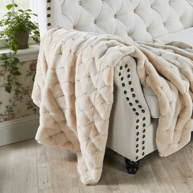 CloudNest Plush Faux Fur Throw Blanket, Gruau