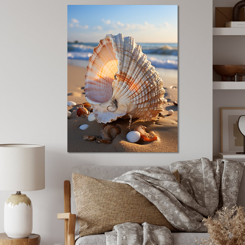 Travell White Seashell Close Up III sur toile, Toile tendue, H 20 po x l 12 po x P 1 po