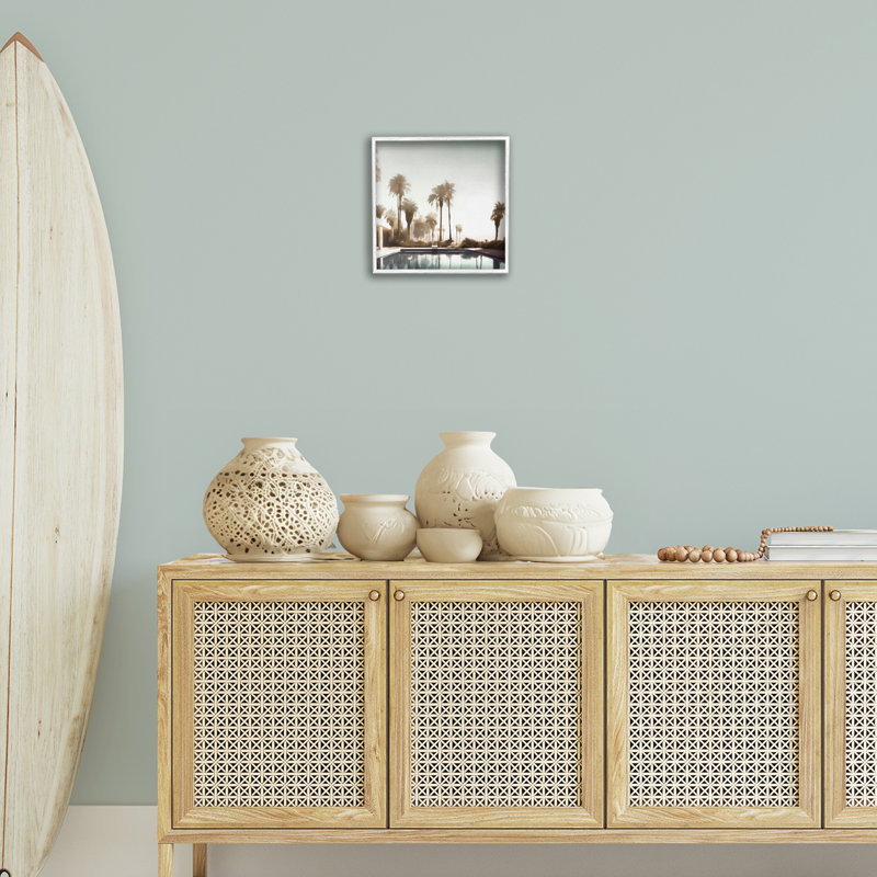 «Dreamy Pool & Palm Trees», art de la giclée encadrée par Noah Bay, Estampe numérique encadrée blanc bord de mer