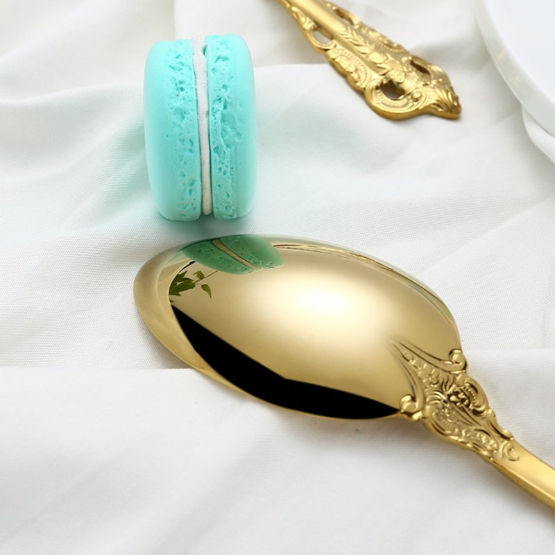 Ensemble de couverts 20 pièces de style palais européen, ensemble de couverts en acier inoxydable 18/10 à motif en relief antique, cuillère à fourchette élégante pour dîner formel et occasions spéciales