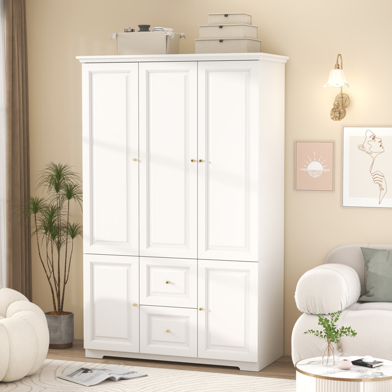 Armoire en bois manufacturé