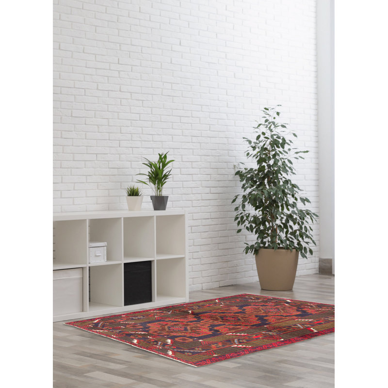 Tapis bleu marine Teimani 3 pi 2 po x 5 pi 5 po
