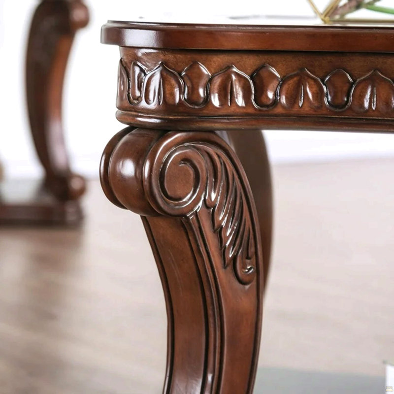 Table de bout ornée de détails sculptés en verre de 5 mm sur un plateau avec pieds en bois massif et cabriole