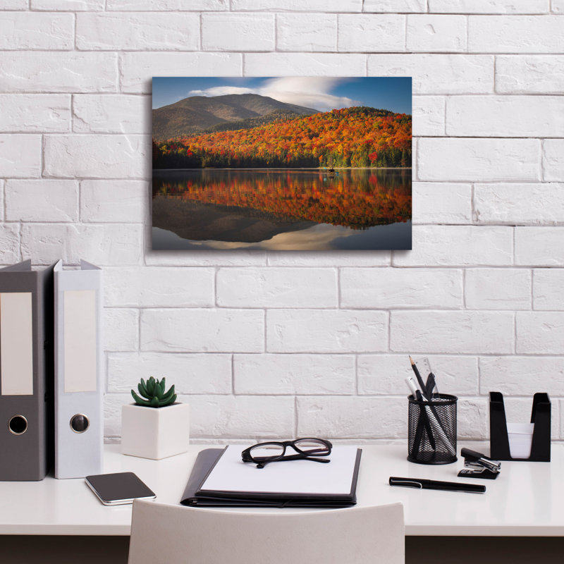 «Sunrise Paddle On Heart Lake, Adirondacks Autumn» par Jonathan Zaartek, art mural sur toile, 18 po x 12 po
