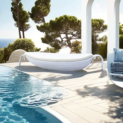 Chaise longue d'extérieur en rotin