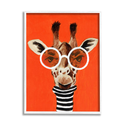 Girafe audacieuse et lunettes