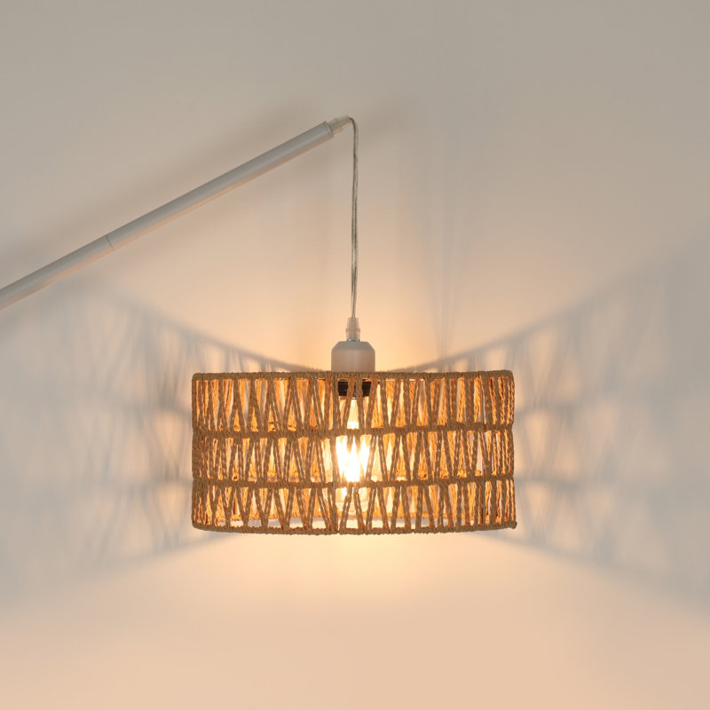 Lampe sur pied arquée en rotin 68 po Aarzo, Brun / Blanc