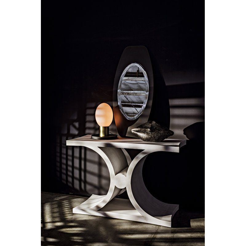 Lips Sculpture, Black