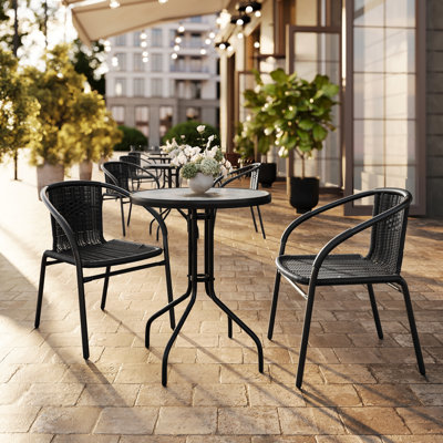 Table ronde en métal 23,75 po avec 2 chaises empilables en rotin Amlie