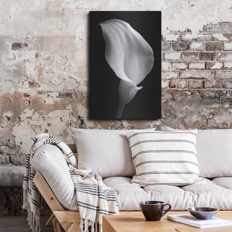"Lily On Black 02" par Tom Quartermaine, H 36 po x l 24 po