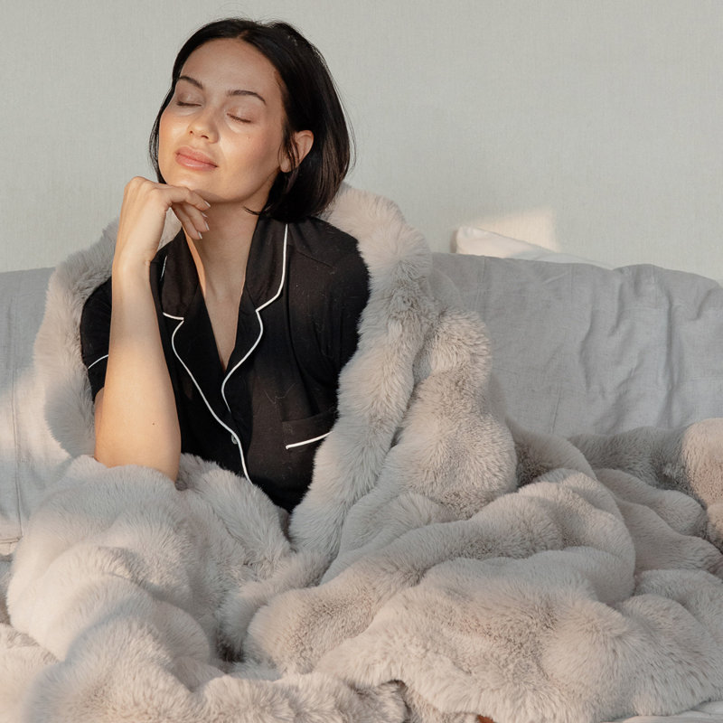 Bubble Cuddle Blanket, Light Gray