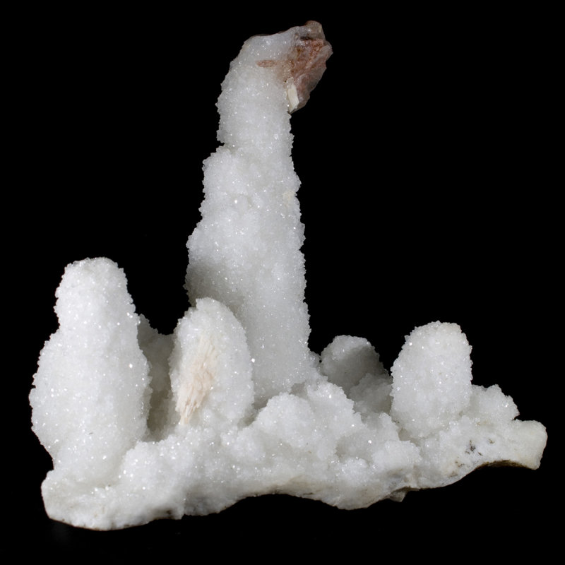 Stilbite sur un ensemble de stalactites calcédoine