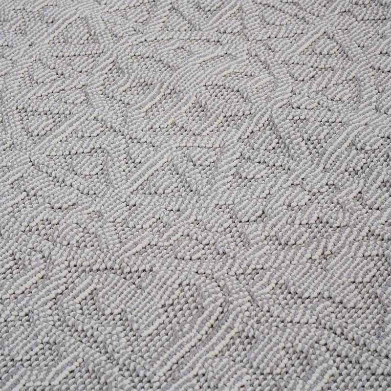 Collection  White/Ivory /Medallion Indoor/Outdoor Area Rug, Rectangle 4' x 6'2"