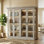 Armoire rustique avec lumière chaude