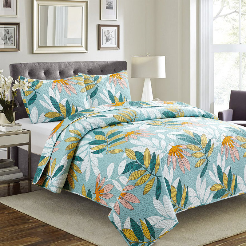Elodie Polyester Percale Floral Quilt, King Quilt  + 2 King Shams
