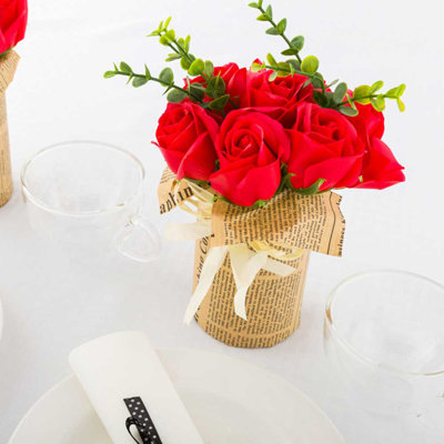 Articles de restaurant - 4 pétales de fleurs de savon de 8,7 po dans des pots en plastique, 12 savons parfumés en forme de rose - 7 fleurs, cadeau pour l'anniversaire, la fête des mères ou la Saint-Valentin, pétales de savon en plastique rouge,